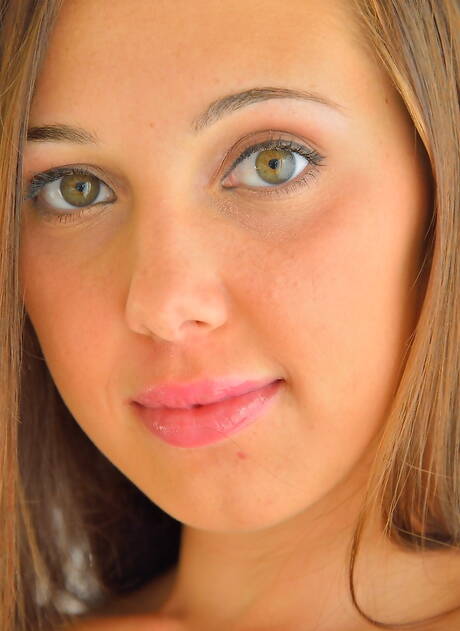 FTV Girls offers a free pic gallery with Jenna in toying twat porn scene