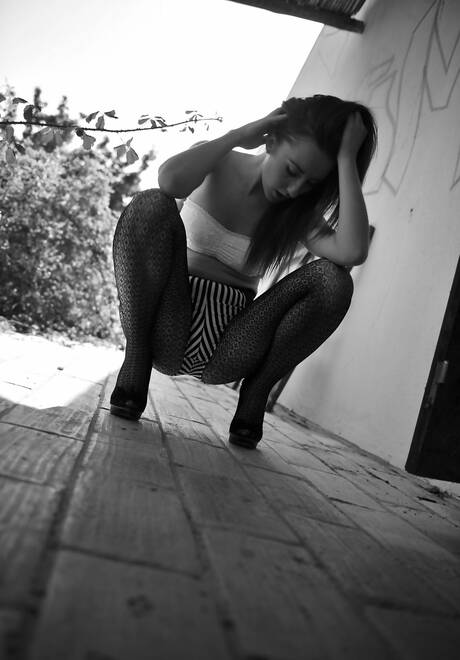 Sophias Sexy Legwear offers a free pic gallery with Sophia showing well-done body